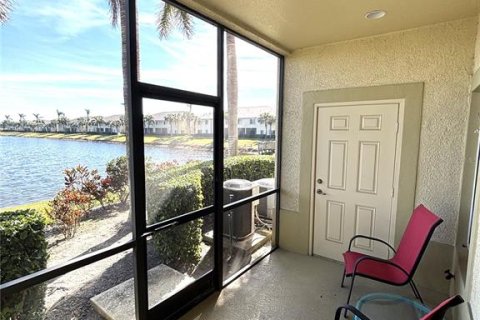 Townhouse in Bradenton, Florida 2 bedrooms, 132.76 sq.m. № 1916137 - photo 8