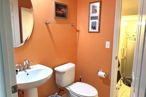 Townhouse in Bradenton, Florida 2 bedrooms, 132.76 sq.m. № 1916137 - photo 11