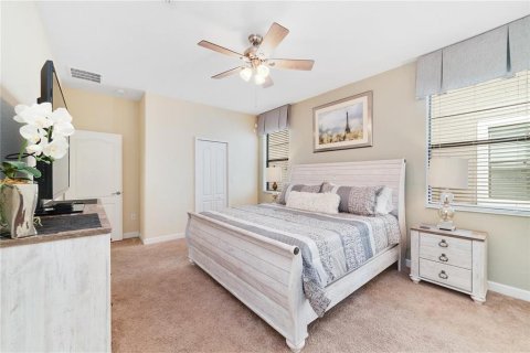 Casa en venta en Davenport, Florida, 9 dormitorios, 363.15 m2 № 2384382 - foto 14