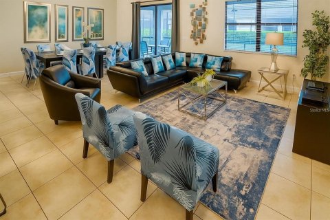 Casa en venta en Davenport, Florida, 9 dormitorios, 363.15 m2 № 2384382 - foto 10