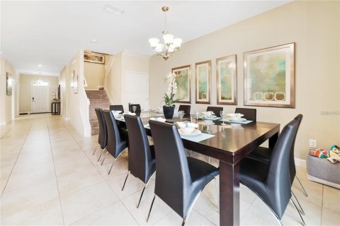 Casa en venta en Davenport, Florida, 9 dormitorios, 363.15 m2 № 2384382 - foto 12
