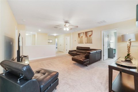 Casa en venta en Davenport, Florida, 9 dormitorios, 363.15 m2 № 2384382 - foto 23