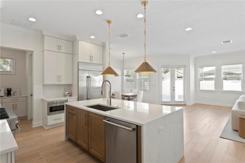 House in Tampa, Florida 4 bedrooms, 282.14 sq.m. № 1523029 - photo 17
