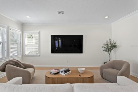 House in Tampa, Florida 4 bedrooms, 282.14 sq.m. № 1523029 - photo 6