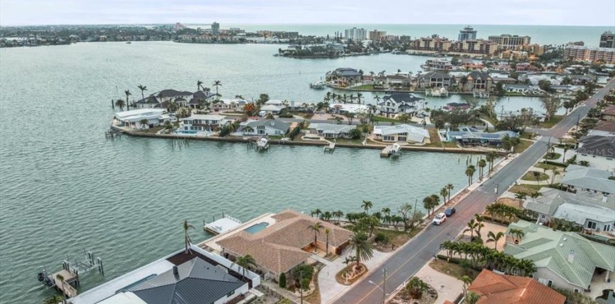 Land in Saint Pete Beach, Florida № 1810337
