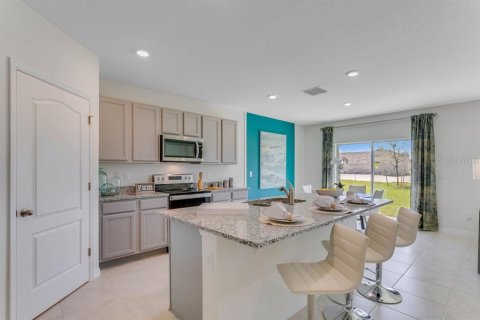 Casa en venta en Deltona, Florida, 5 dormitorios, 241.64 m2 № 1389379 - foto 8