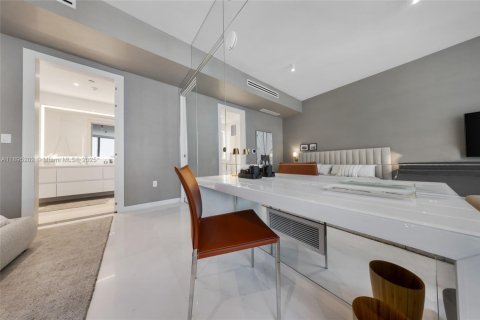 Condo in Miami, Florida  № 1948233 - photo 13