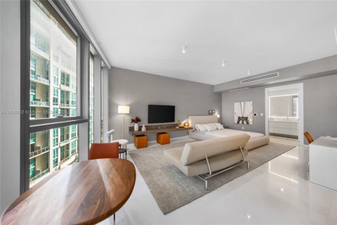 Condo in Miami, Florida  № 1948233 - photo 1