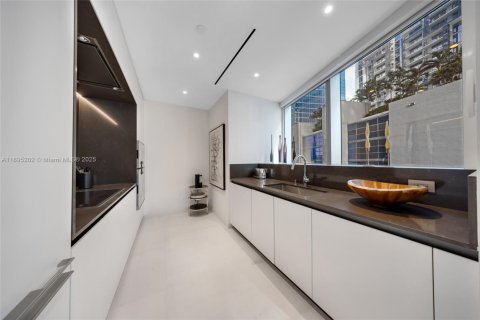 Condo in Miami, Florida  № 1948233 - photo 19