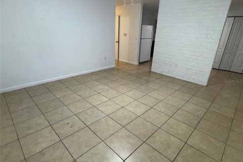 Снять в аренду квартиру в Окала, Флорида 3 комнаты, 95.5м2, № 1625853 - фото 3