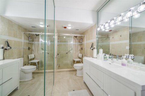 Copropriété à louer à Hallandale Beach, Floride: 3 chambres, 165.37 m2 № 2168805 - photo 28