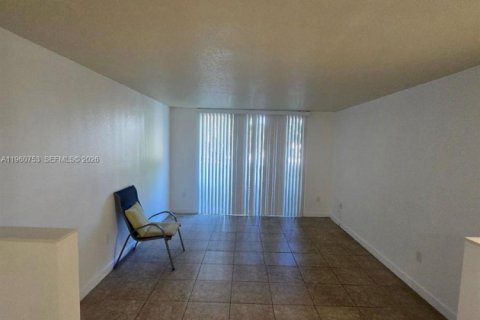 Copropriété à vendre à North Miami, Floride: 1 chambre, 66.33 m2 № 2024765 - photo 4
