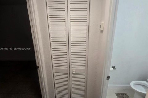 Copropriété à vendre à North Miami, Floride: 1 chambre, 66.33 m2 № 2024765 - photo 7