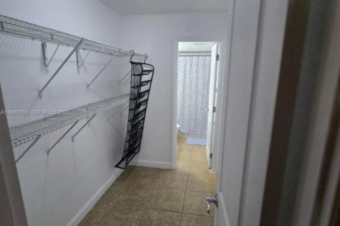 Copropriété à vendre à North Miami, Floride: 1 chambre, 66.33 m2 № 2024765 - photo 13