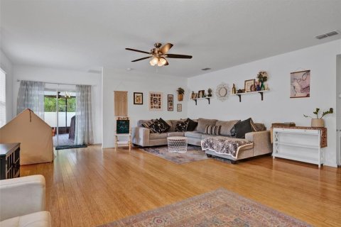 House in Davenport, Florida 3 bedrooms, 163.79 sq.m. № 1802963 - photo 10