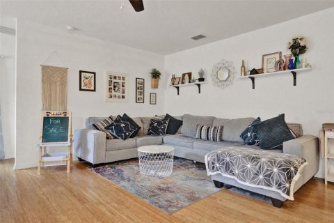 House in Davenport, Florida 3 bedrooms, 163.79 sq.m. № 1802963 - photo 7