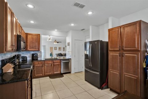 House in Davenport, Florida 3 bedrooms, 163.79 sq.m. № 1802963 - photo 15