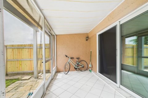 Townhouse in Oldsmar, Florida 2 bedrooms, 119.38 sq.m. № 1821350 - photo 16