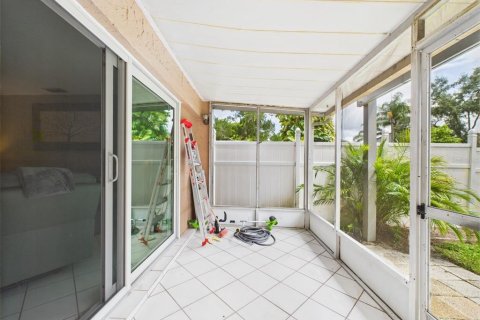 Townhouse in Oldsmar, Florida 2 bedrooms, 119.38 sq.m. № 1821350 - photo 15