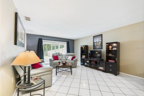 Townhouse in Oldsmar, Florida 2 bedrooms, 119.38 sq.m. № 1821350 - photo 12