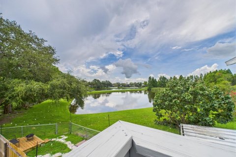 Townhouse in Oldsmar, Florida 2 bedrooms, 119.38 sq.m. № 1821350 - photo 1