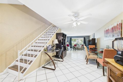 Townhouse in Oldsmar, Florida 2 bedrooms, 119.38 sq.m. № 1821350 - photo 8