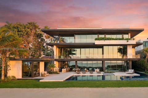 Casa en venta en Golden Beach, Florida, 7 dormitorios, 1626.44 m2 № 2019904 - foto 2