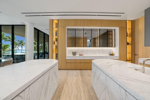 Casa en venta en Golden Beach, Florida, 7 dormitorios, 1626.44 m2 № 2019904 - foto 13