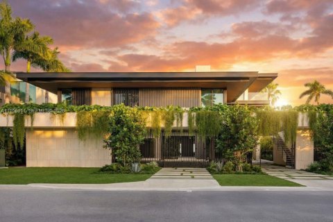 Casa en Golden Beach, Florida 7 dormitorios, 1626.44 m2 № 2019904