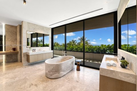 Casa en venta en Golden Beach, Florida, 7 dormitorios, 1626.44 m2 № 2019904 - foto 25