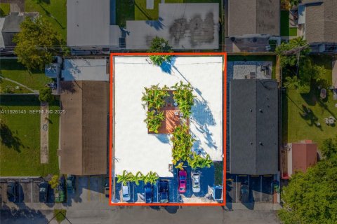 Propiedad comercial en venta en Hallandale Beach, Florida, 342.81 m2 № 1993388 - foto 4