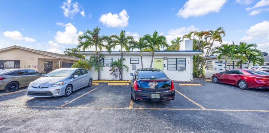 Propiedad comercial en Hallandale Beach, Florida 342.81 m2 № 1993388
