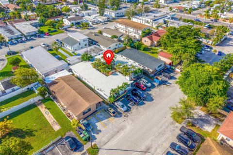 Propiedad comercial en venta en Hallandale Beach, Florida, 342.81 m2 № 1993388 - foto 6