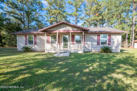 Casa en venta en Lake Butler, Florida, 2 dormitorios, 165.74 m2 № 817740 - foto 1