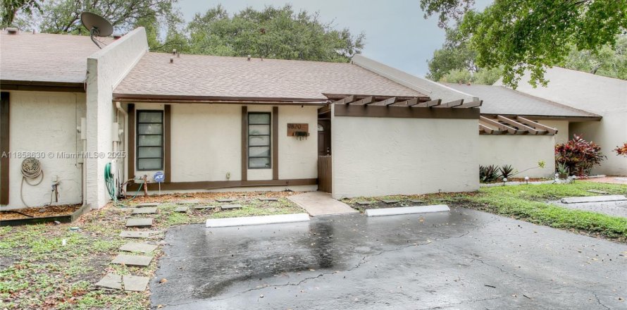 Touwnhouse à Pembroke Pines, Floride 2 chambres, 98.48 m2 № 1887797