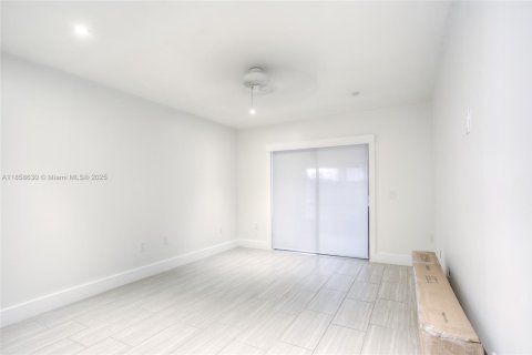 Touwnhouse à vendre à Pembroke Pines, Floride: 2 chambres, 98.48 m2 № 1887797 - photo 10