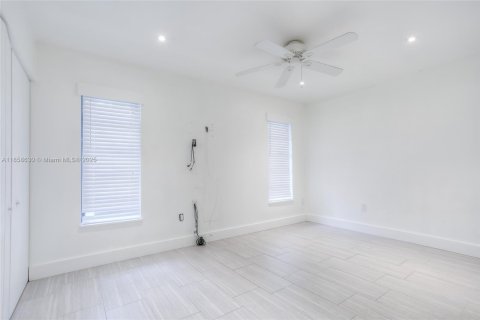 Touwnhouse à vendre à Pembroke Pines, Floride: 2 chambres, 98.48 m2 № 1887797 - photo 8