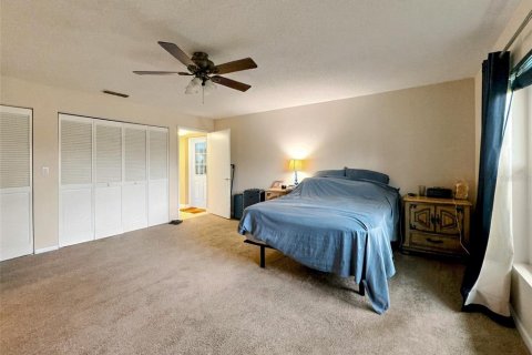House in Edgewater, Florida 3 bedrooms, 198.44 sq.m. № 2403667 - photo 16