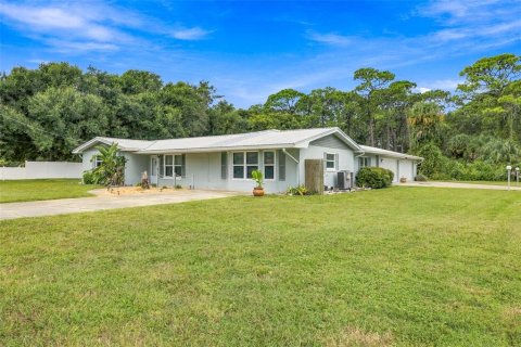 House in Edgewater, Florida 3 bedrooms, 198.44 sq.m. № 2403667