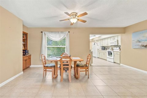 House in Edgewater, Florida 3 bedrooms, 198.44 sq.m. № 2403667 - photo 10