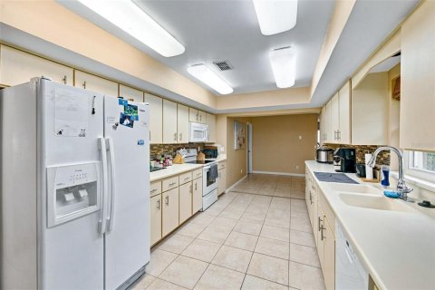 House in Edgewater, Florida 3 bedrooms, 198.44 sq.m. № 2403667 - photo 5