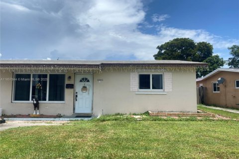 House in Hollywood, Florida 3 bedrooms, 108.88 sq.m. № 2013533