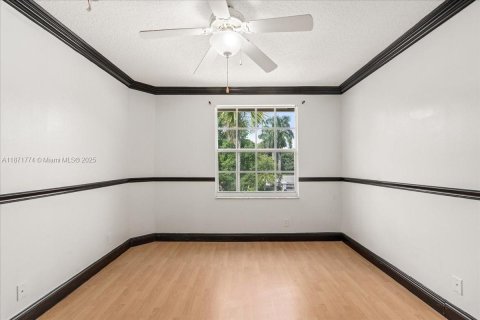 House in Coral Springs, Florida 4 bedrooms, 303.98 sq.m. № 2052451 - photo 28