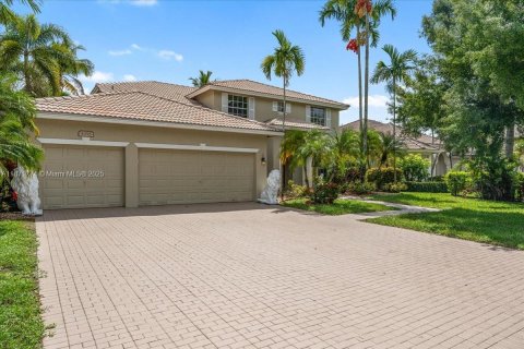 House in Coral Springs, Florida 4 bedrooms, 303.98 sq.m. № 2052451 - photo 4