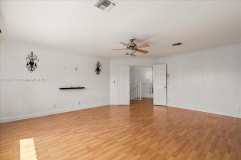 House in Coral Springs, Florida 4 bedrooms, 303.98 sq.m. № 2052451 - photo 20