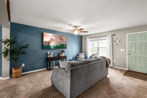 Casa en venta en Palm Coast, Florida, 4 dormitorios, 189.99 m2 № 1440540 - foto 10