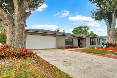 House in Tampa, Florida 3 bedrooms, 157.1 sq.m. № 2152005 - photo 26