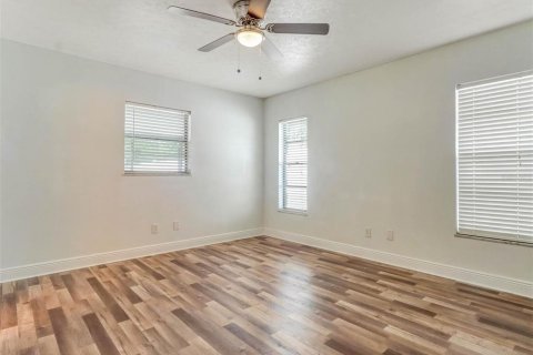 House in Tampa, Florida 3 bedrooms, 157.1 sq.m. № 2152005 - photo 15
