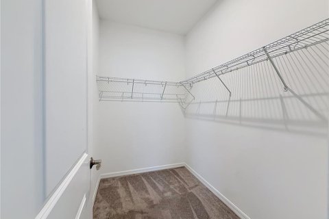 Снять в аренду виллу или дом в Маскотт, Флорида 7 комнат, 205.22м2, № 2117474 - фото 17