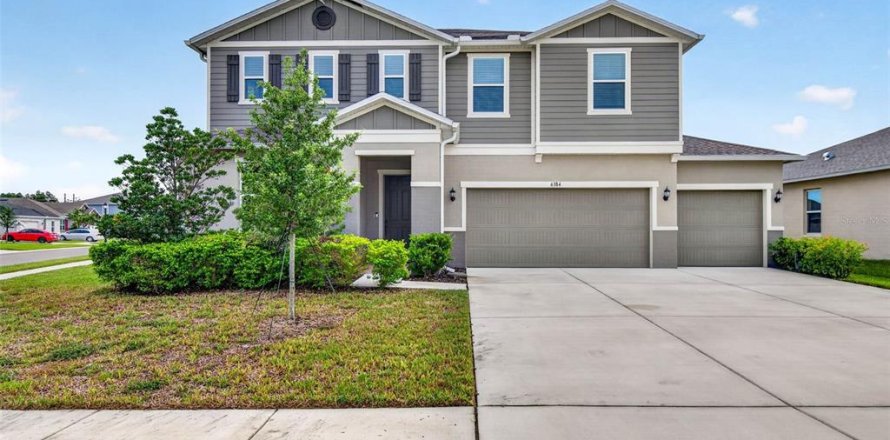 Villa ou maison à Land O' Lakes, Floride 5 chambres, 238.39 m2 № 2404938